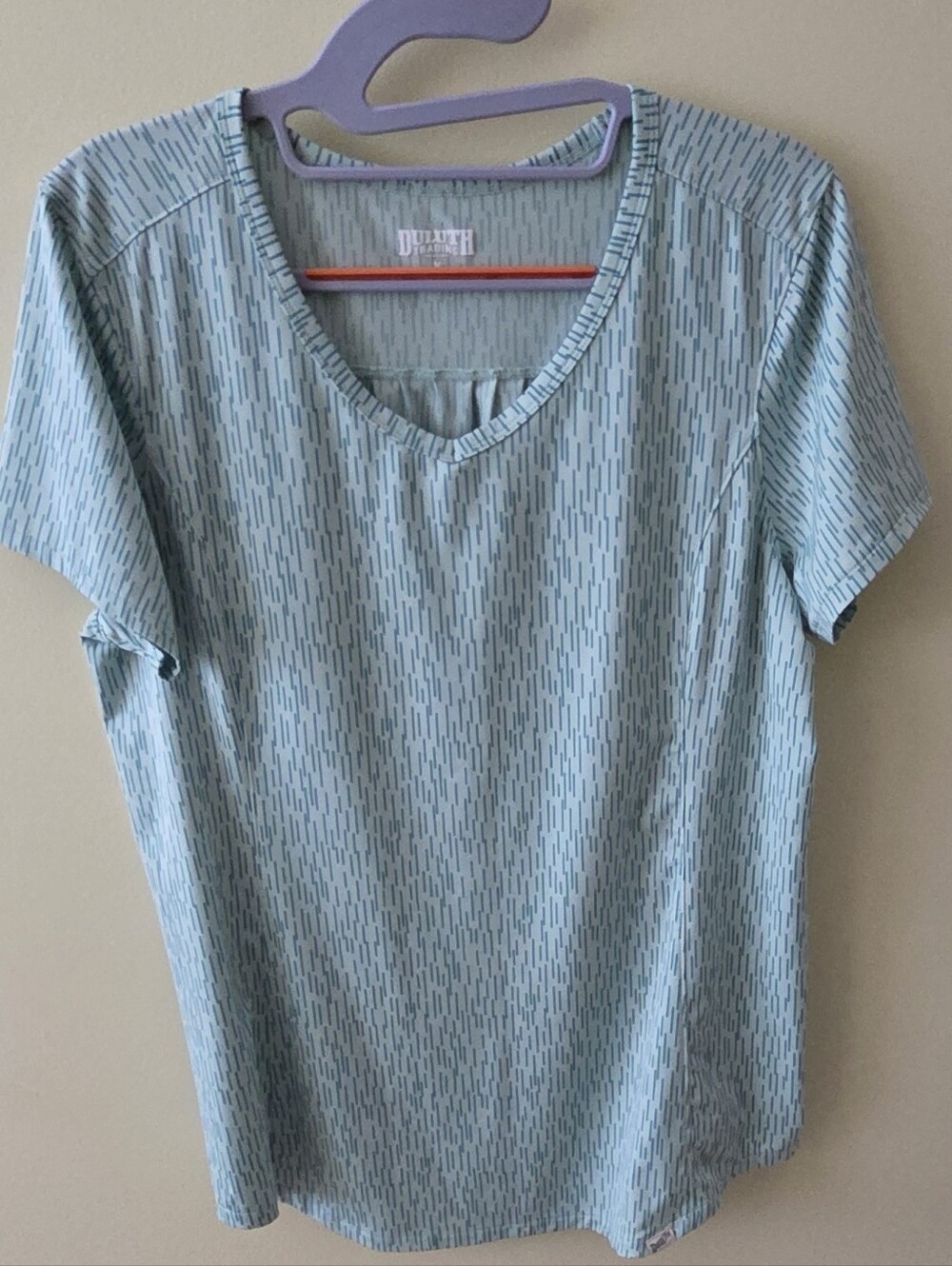 Duluth Trading Co Light Blue Short-Sleeve V-Neck Tee with Dash Print